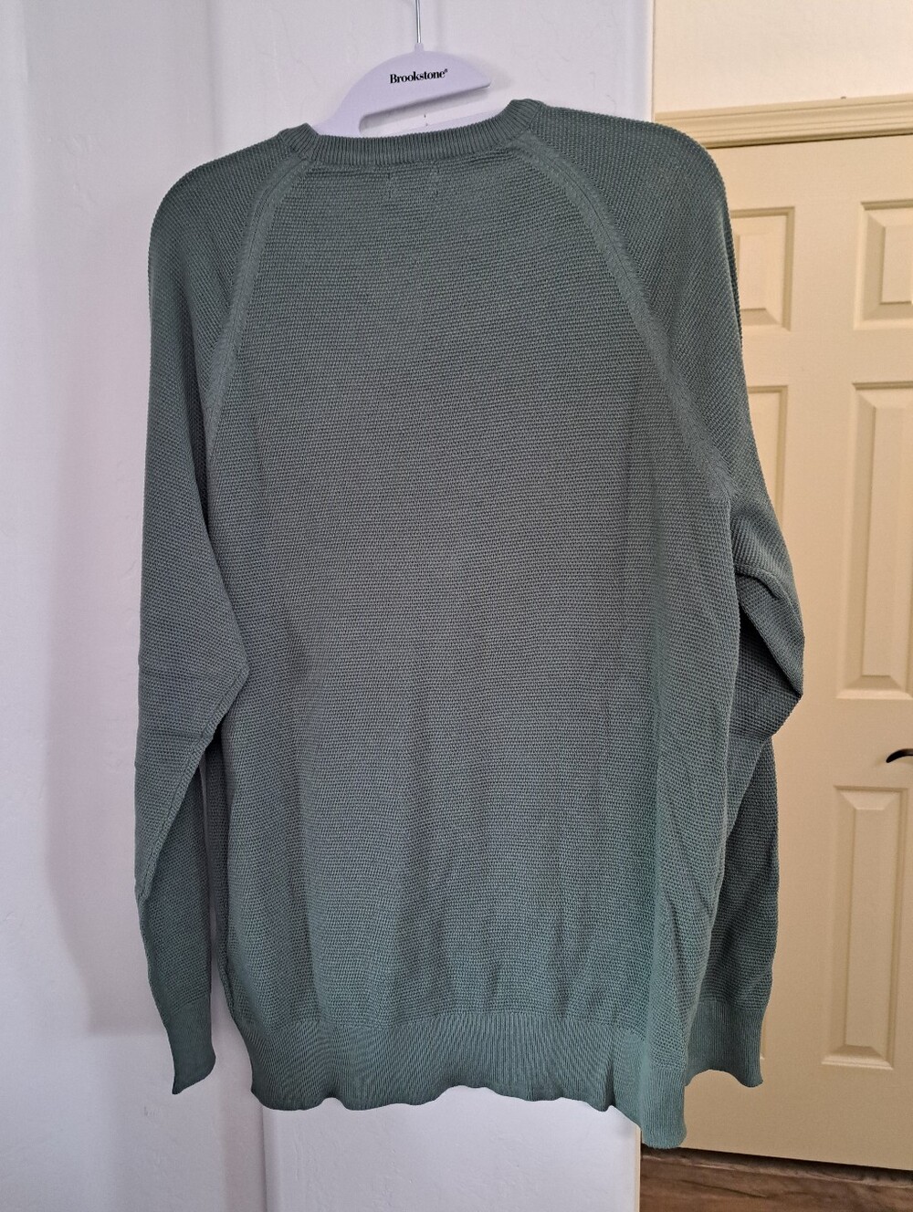 J. Crew Men’s Crewneck Sweater in Dusty Sage Green Size Large - Picture 3 of 4